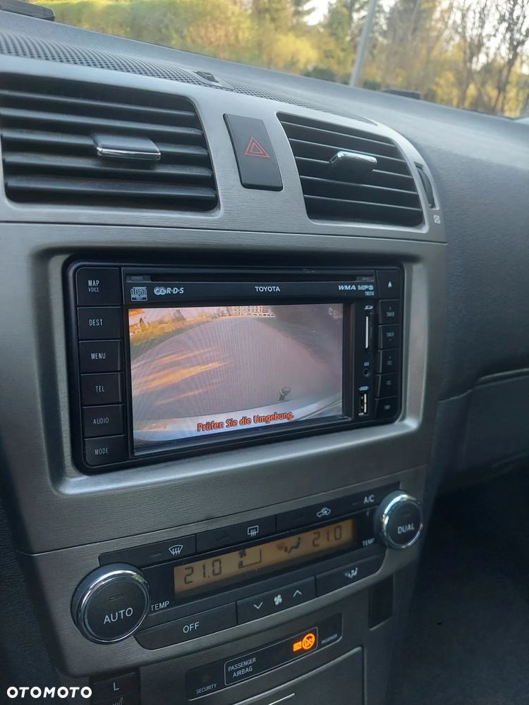 Toyota Avensis 1.6 Sol - 9