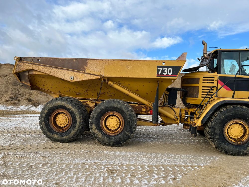 Caterpillar 730 - 6