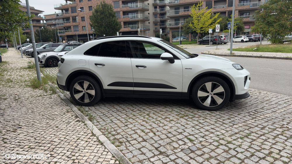 Porsche Macan Electric 4 - 4