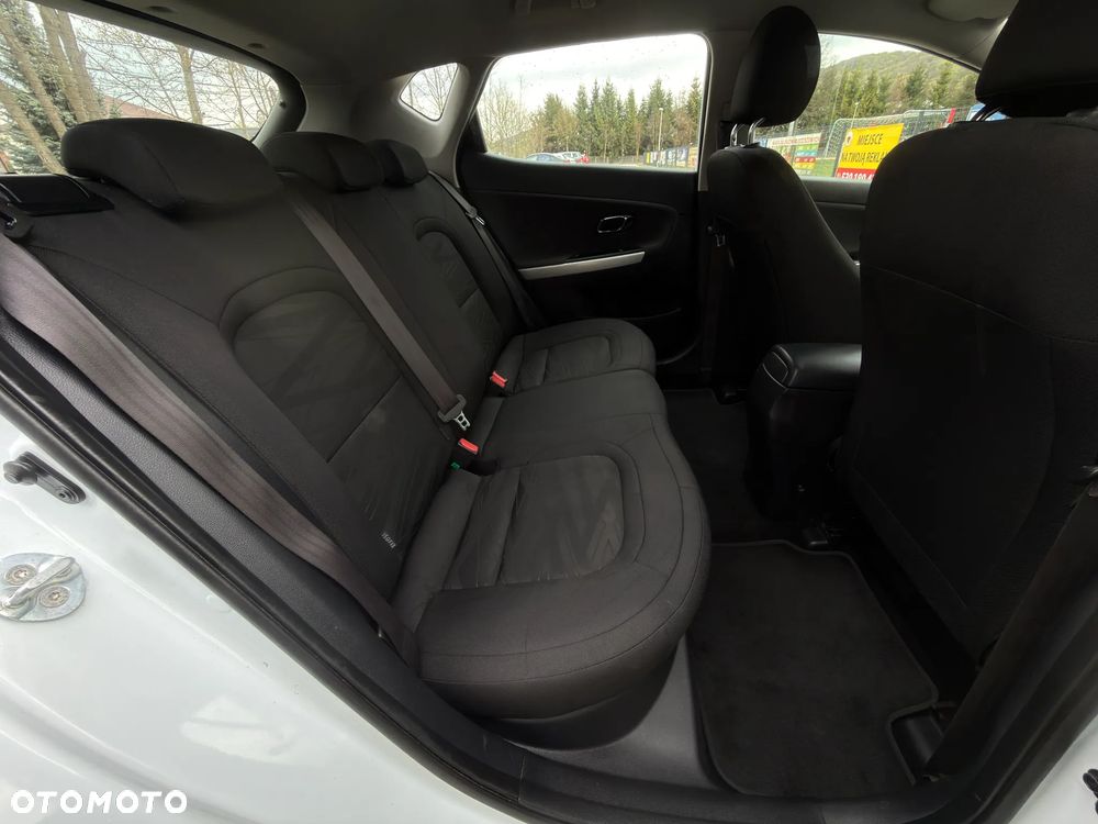 Kia Ceed 1.4 CVVT Dream Team Edition - 12