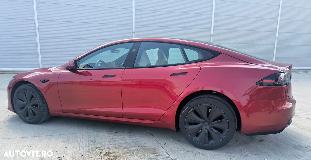 Tesla Model S - 4