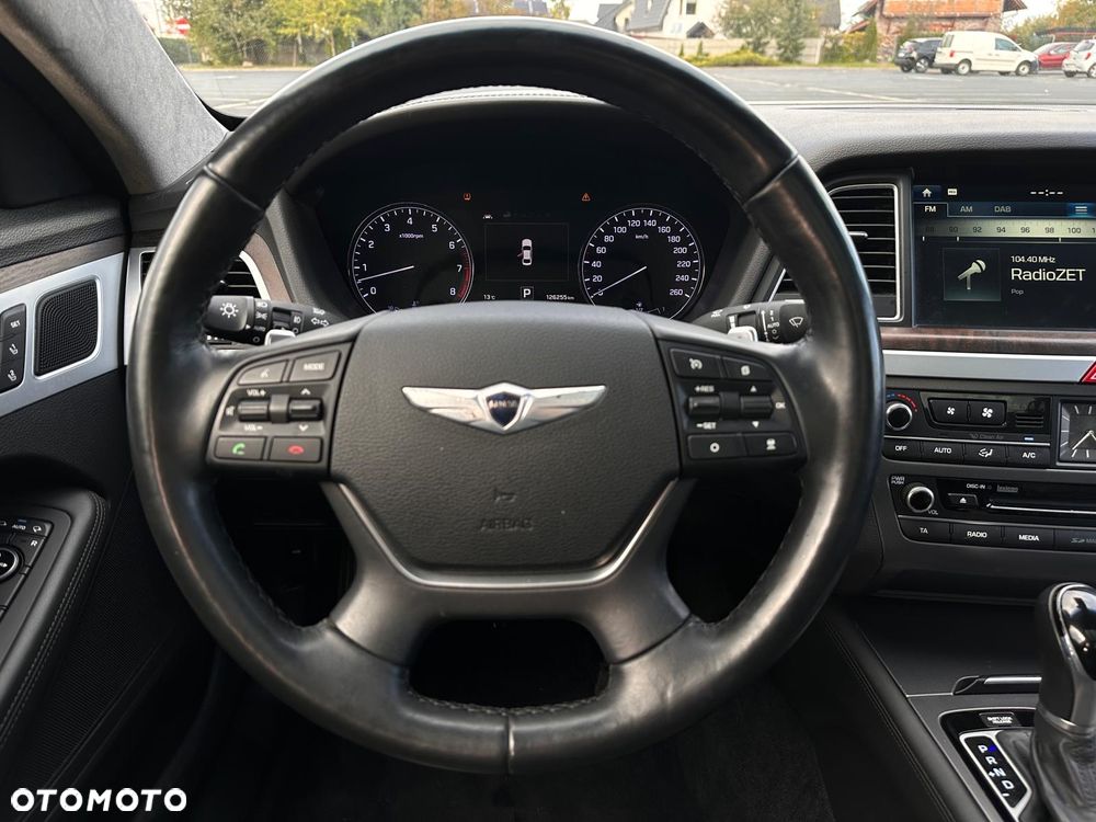Hyundai Genesis 3.8 V6 GDI - 12