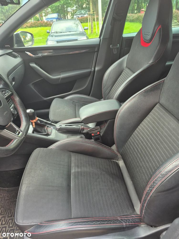 Skoda Octavia 2.0 TSI RS - 9