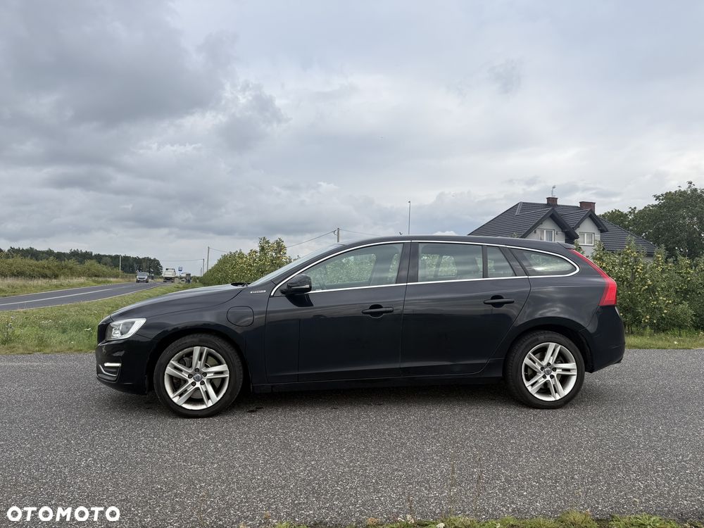 Volvo V60 D6 AWD Plug-in Hybrid Summum - 19