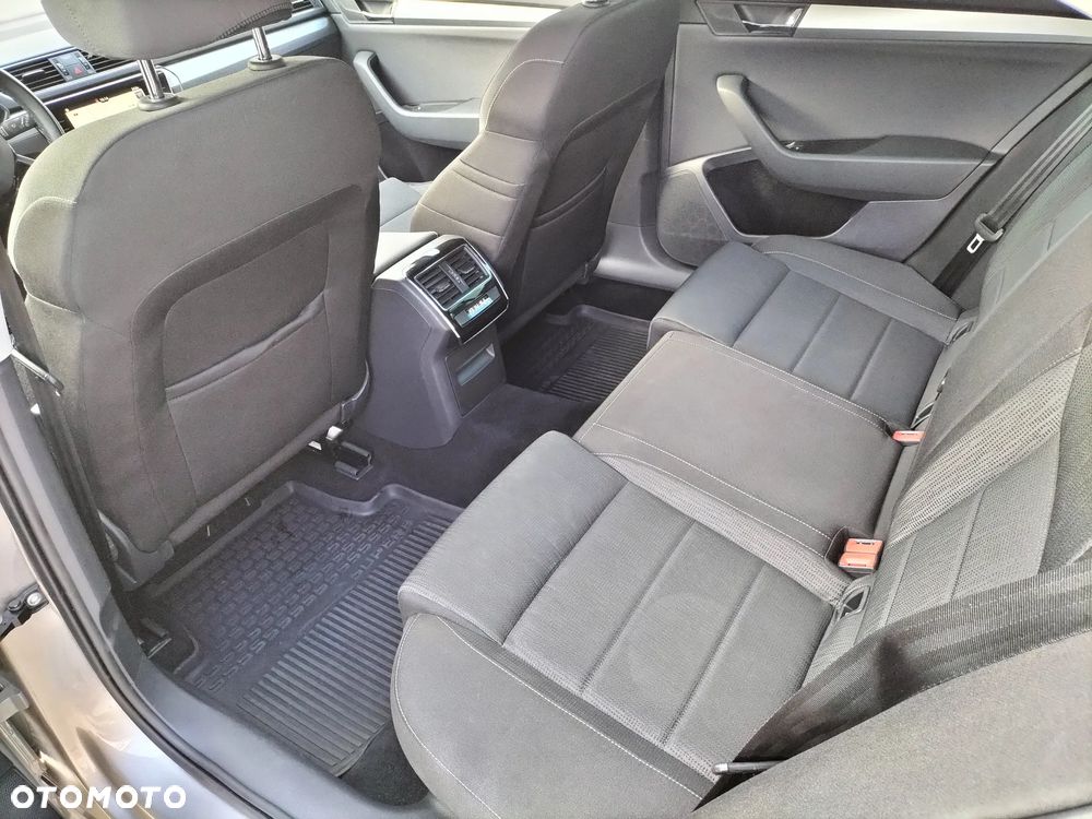 Skoda Superb 2.0 TDI Ambition DSG7 - 3