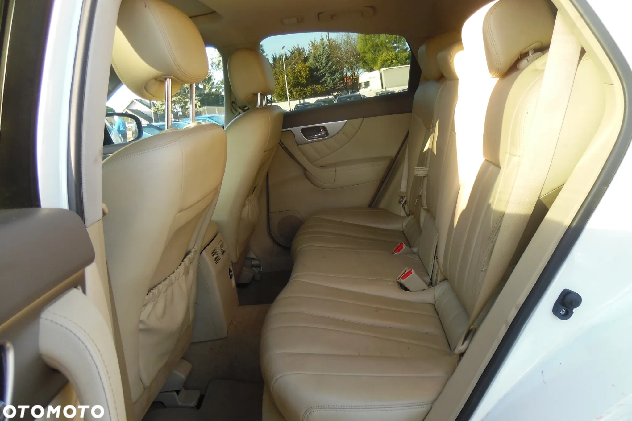 Infiniti QX70 - 9