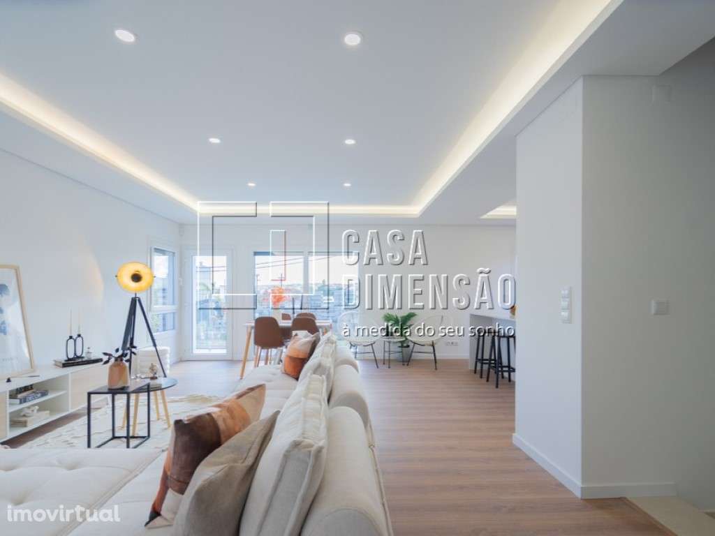 Moradia de tipologia T4+2 na melhor zona da Sobreda, com Piscina, G... - Grande imagem: 5/60