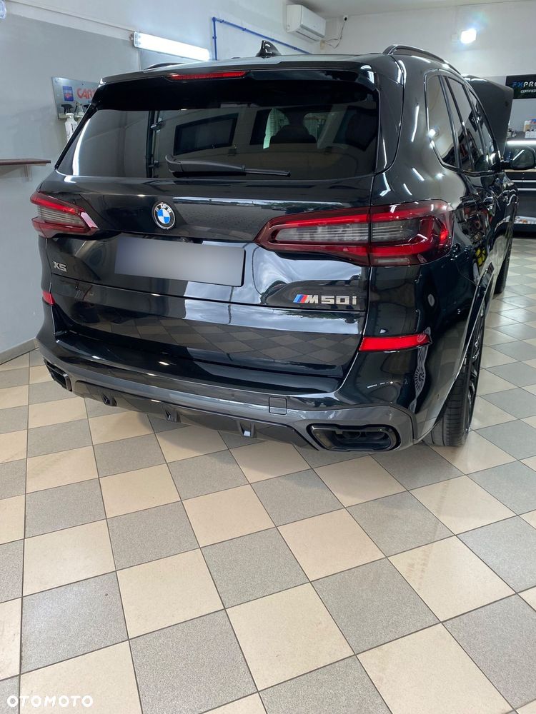 BMW X5 M M50i - 18