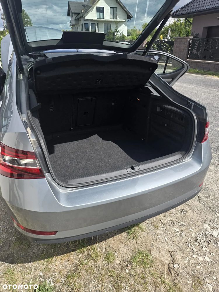 Skoda Superb 2.0 TDI Ambition DSG - 8