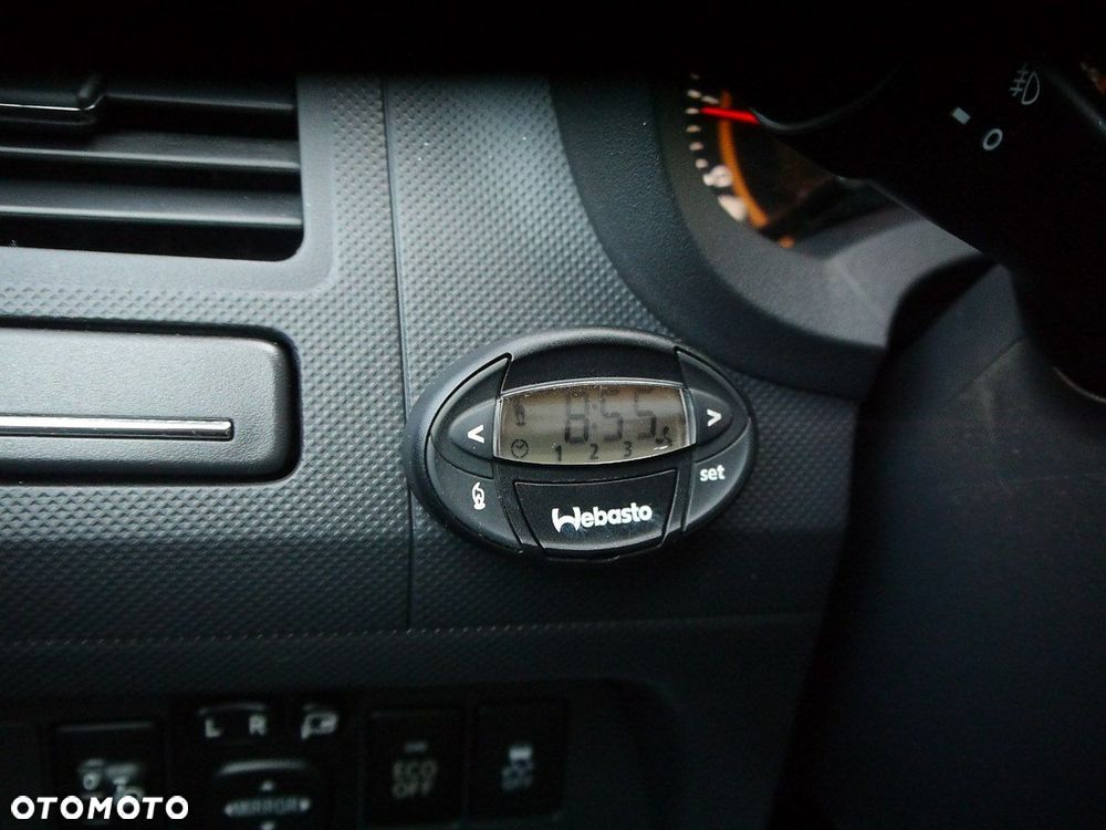 Toyota Auris 1.33 VVT-i Terra - 28