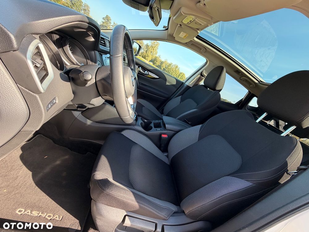 Nissan Qashqai 1.3 DIG-T N-Connecta DCT - 15