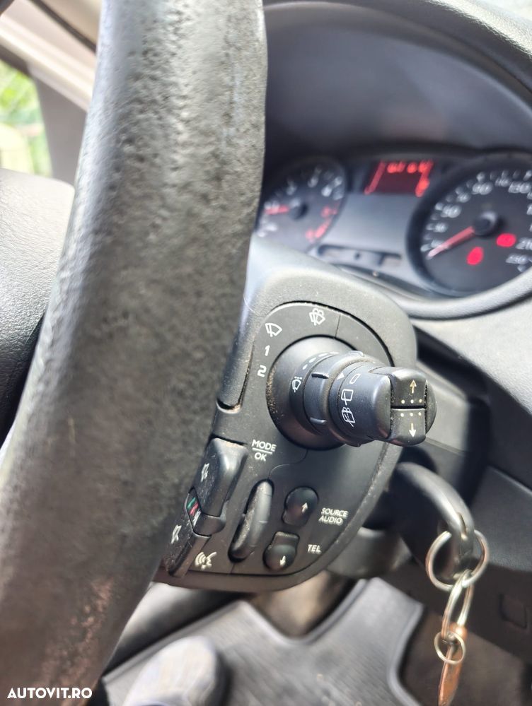 Renault Clio III 1.5 dCi Yahoo - 16