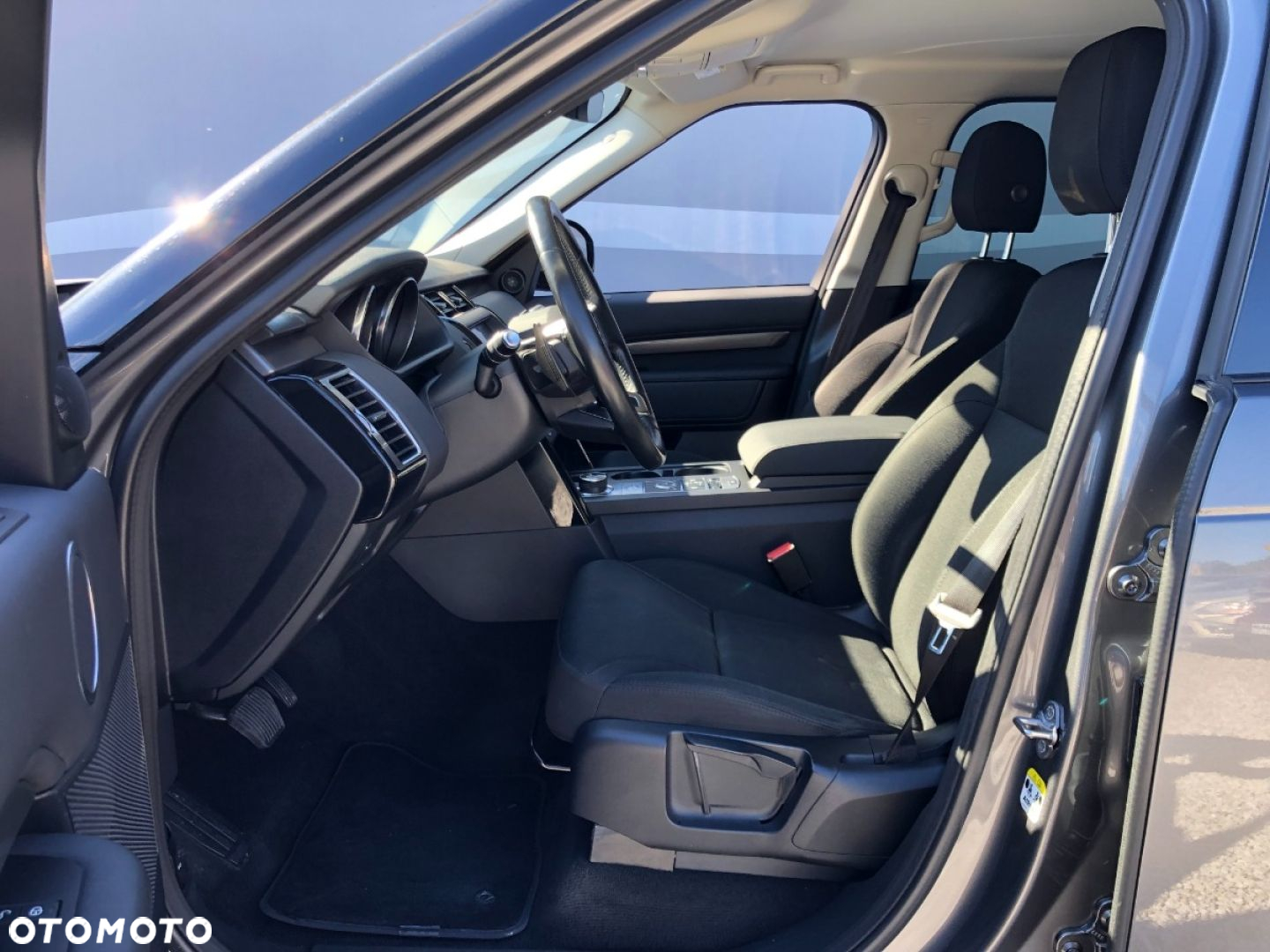 Land Rover Discovery V 2.0 SD4 SE - 27