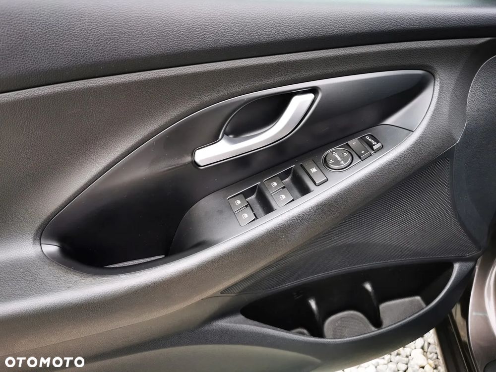 Hyundai i30 1.4 T-GDI Intro Edition - 26