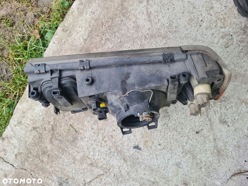reflektor lampa prawa przód volvo 960 - 2