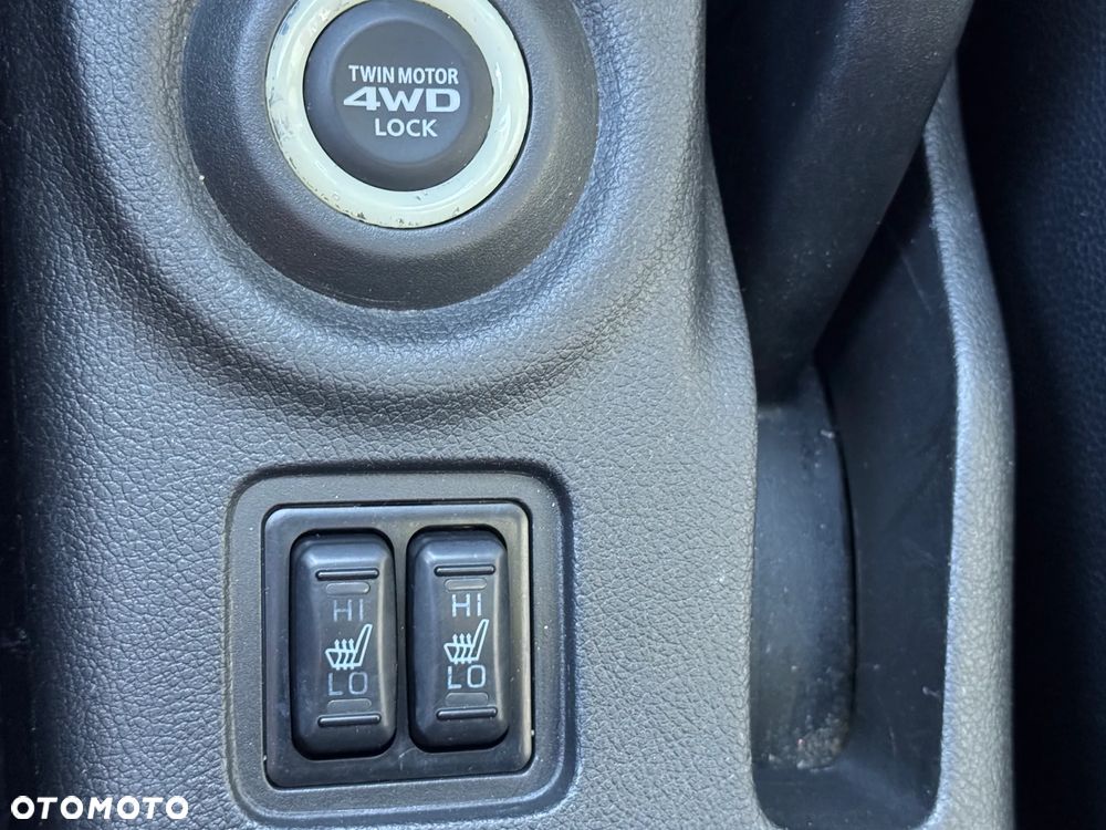Mitsubishi Outlander PHEV Instyle NAVI + - 20