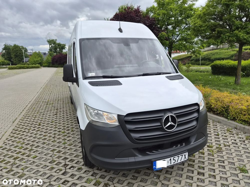Mercedes-Benz Sprinter - 2