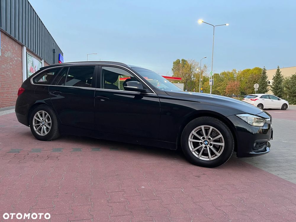 BMW Seria 3 320d - 33