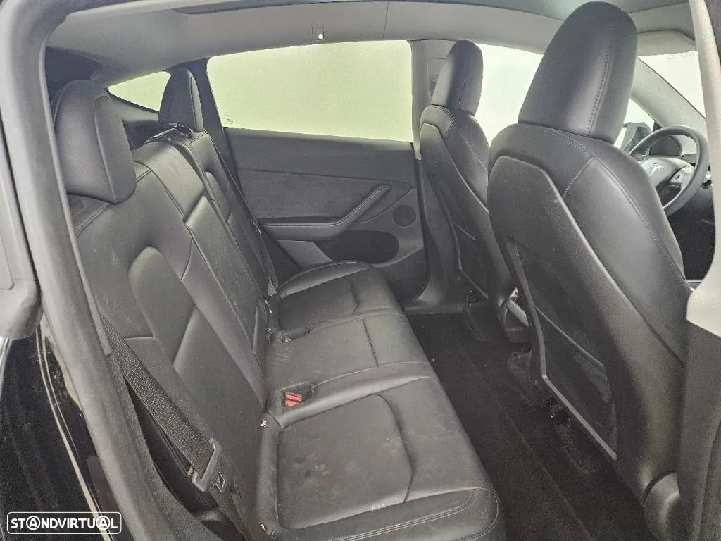 Tesla Model Y Long Range Dual Motor AWD - 5