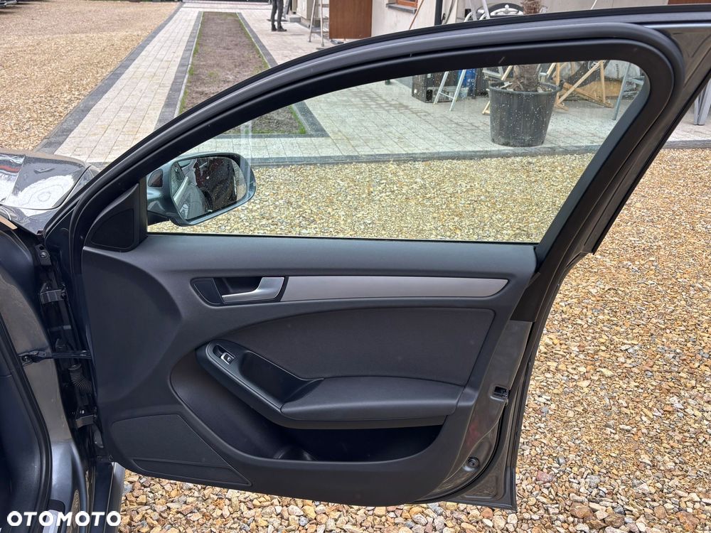 Audi A4 Avant 2.0 TDI DPF clean diesel multitronic S line Sportpaket - 33