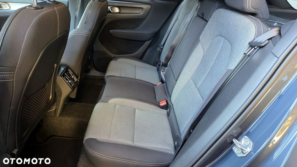 Volvo XC 40 T3 Geartronic Momentum Pro - 16
