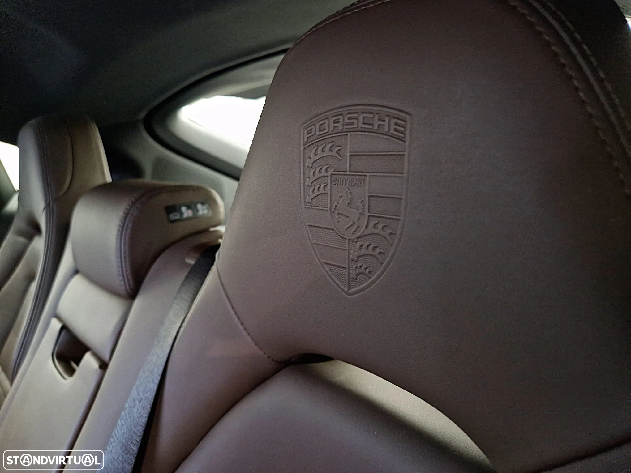 Porsche Panamera 4 E-Hybrid - 34