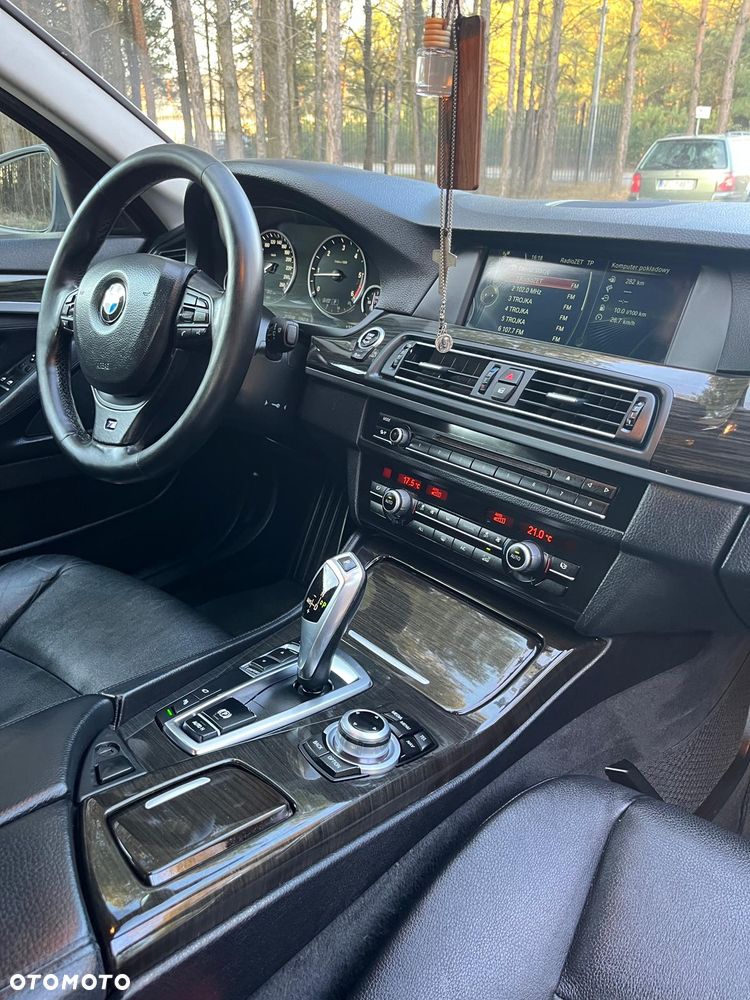 BMW Seria 5 ver-520d-xdrive-luxury-line - 10