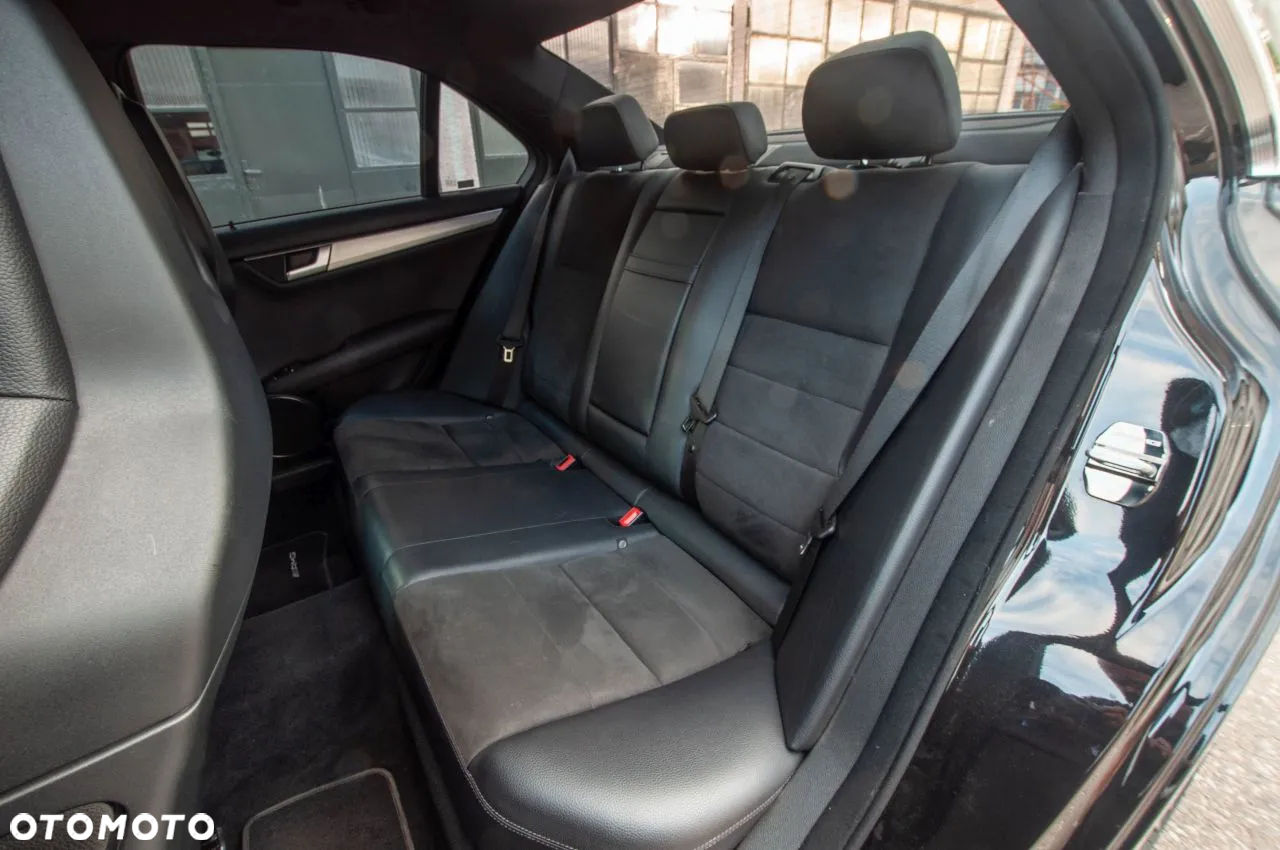 Mercedes-Benz Klasa C 350 CDI DPF (BlueEFFICIENCY) 7G-TRONIC Avantgarde - 35