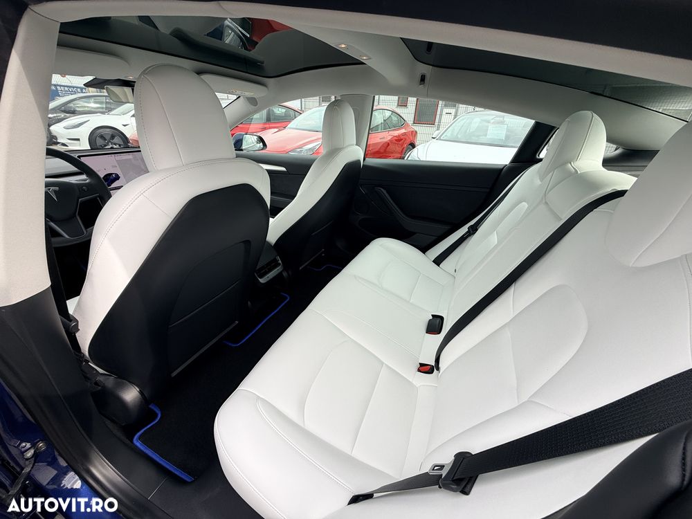 Tesla Model 3 - 11