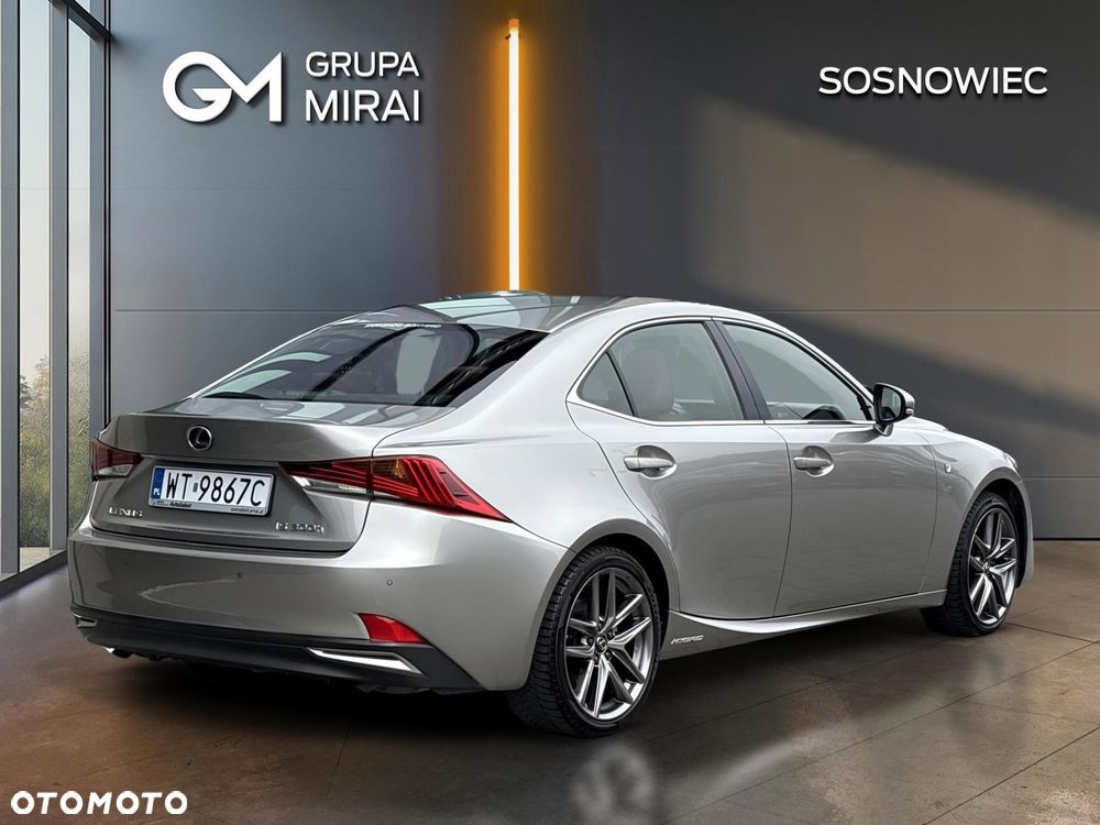 Lexus IS 300h F Sport Edition - 5