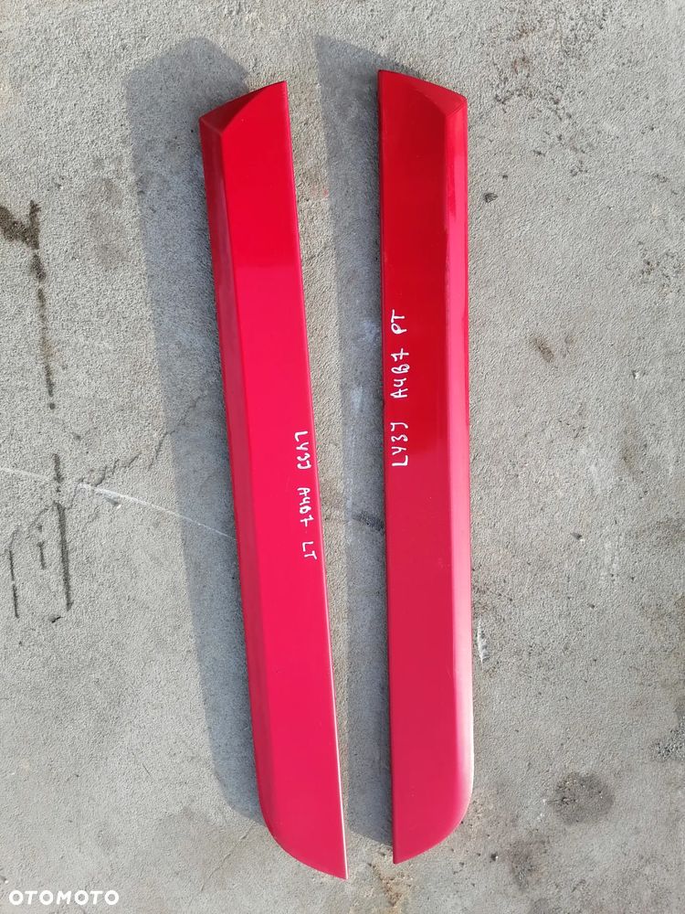Listwa Dolna Drzwi LY3J Prawa Przód Audi A4 B7 - 2