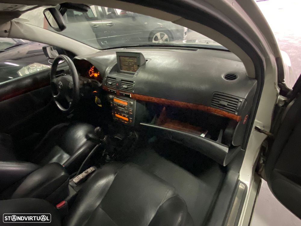 Toyota Avensis LB 2.0 D-4D Sol S/GPS - 8