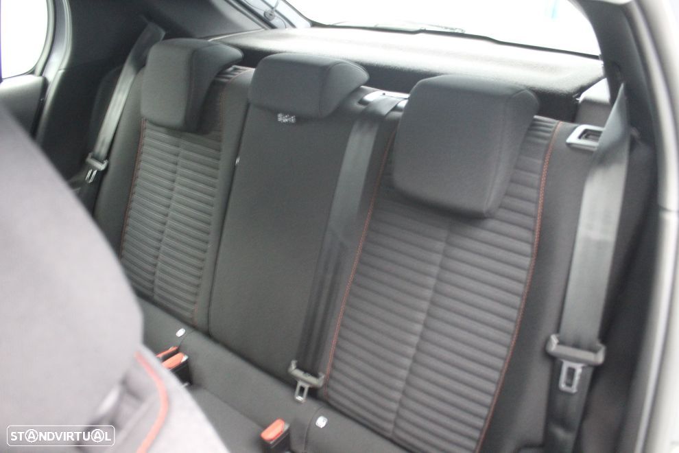 Peugeot 208 1.2 PureTech Active Pack - 33