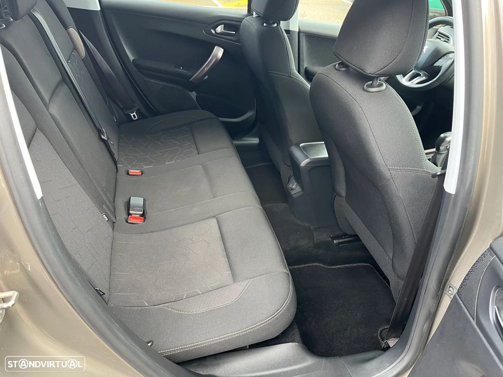 Peugeot 2008 1.2 PureTech Style - 16