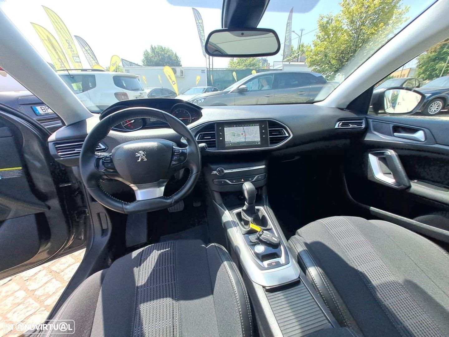 Peugeot 308 1.2 PureTech Allure EAT6 - 12