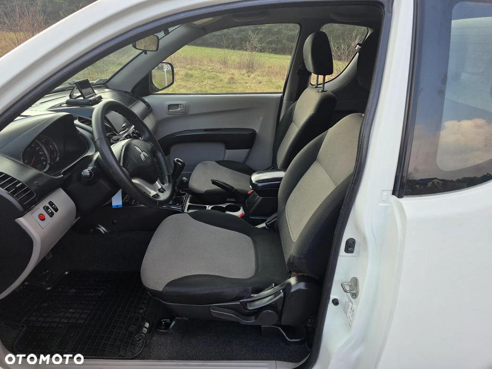 Mitsubishi L200 2.5 DID SC Inform - 11