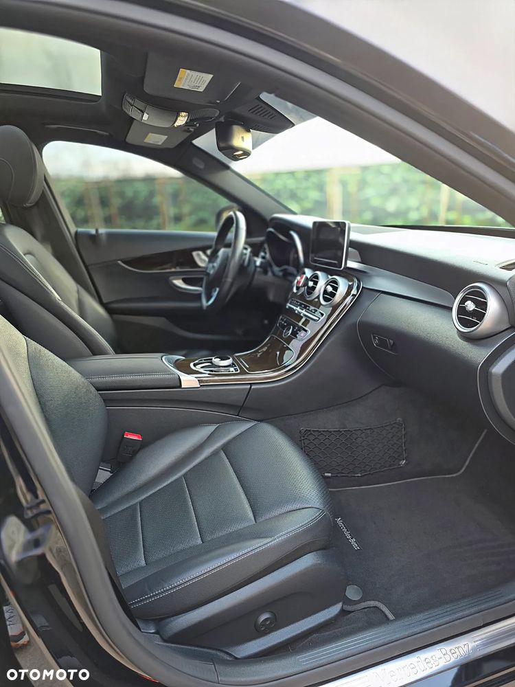 Mercedes-Benz Klasa C 300 9G-TRONIC Avantgarde - 17