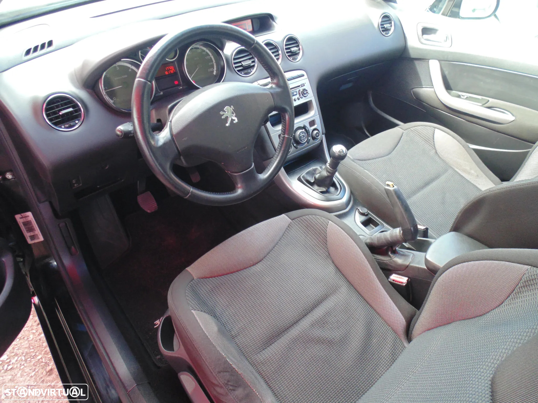 Peugeot 308 1.6 HDi Executive - 17