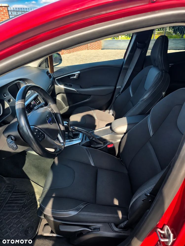Volvo V40 D2 Drive-E R-Design Momentum - 9