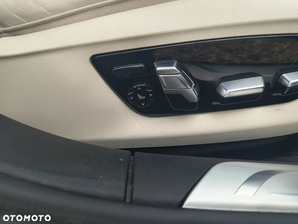 BMW Seria 7 ver-740ld-xdrive - 30