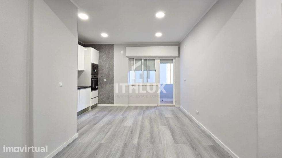 Apartamento T1 renovado no Centro da Amadora, junto à Estação - Grande imagem: 4/24