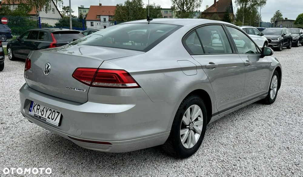 Volkswagen Passat 2.0 TDI (BlueMotion Technology) Comfortline - 4