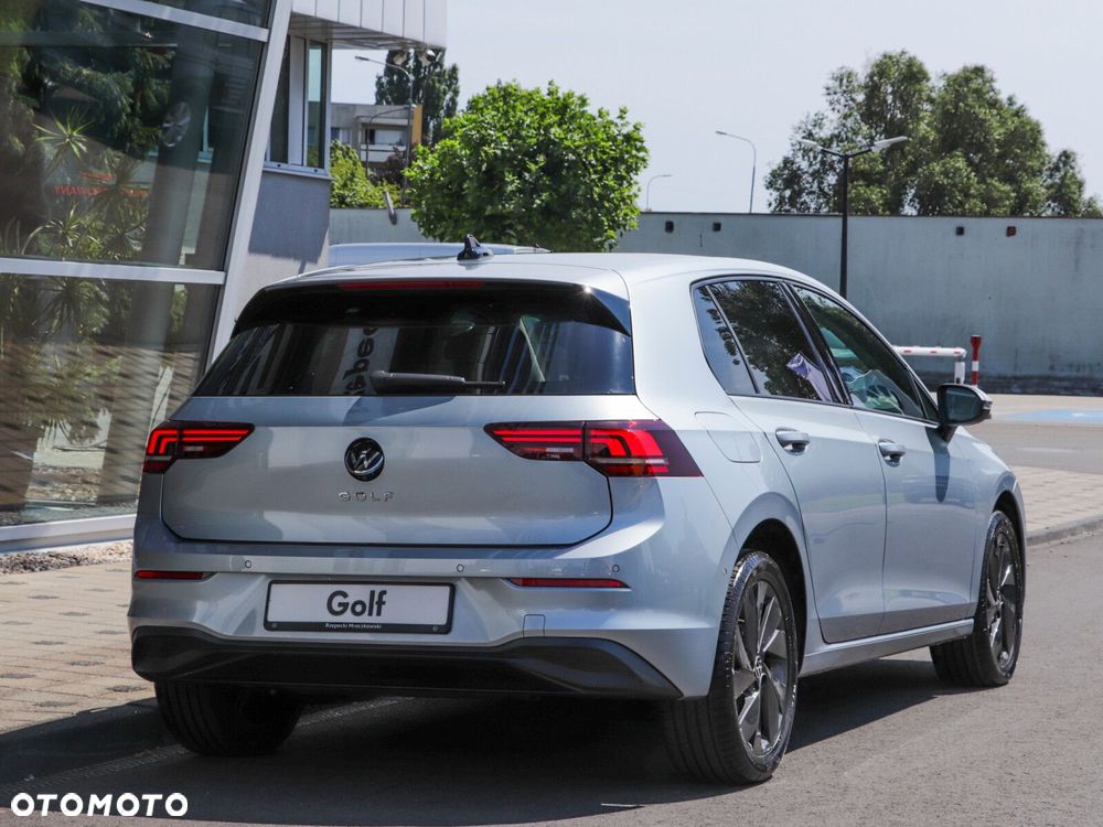 Volkswagen Golf - 6