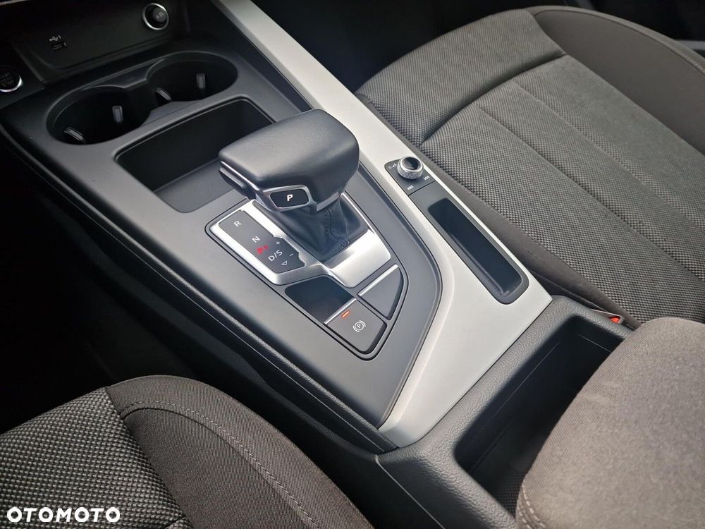 Audi A4 Limousine - 13