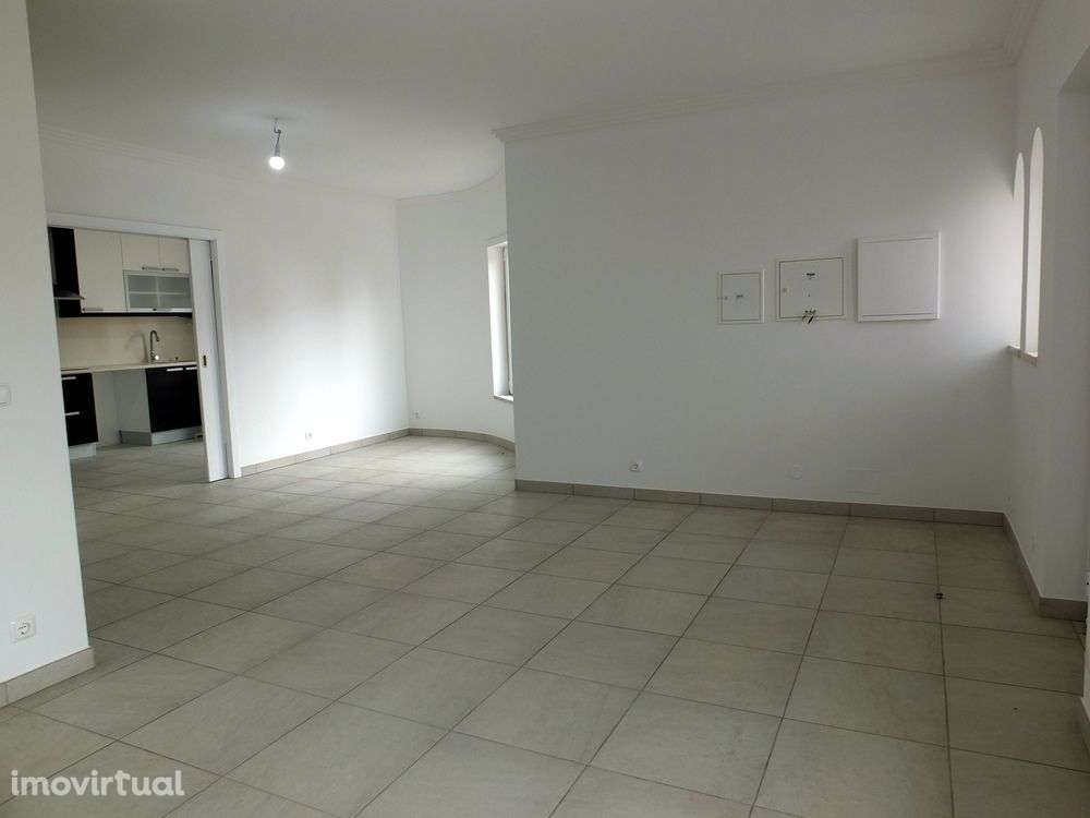 Moradia T4 Renovada com Vista Mar e Churrasqueira na Ericeira - Grande imagem: 4/42