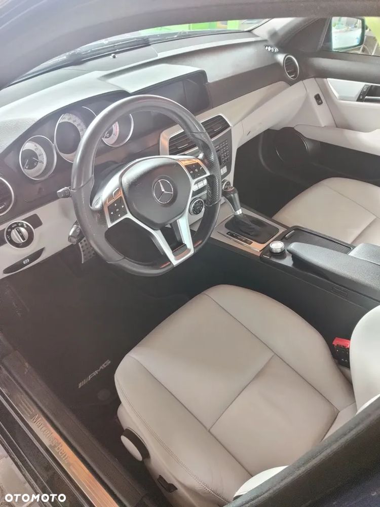 Mercedes-Benz Klasa C 300 CDI BlueEff 4-Matic Elegance - 10
