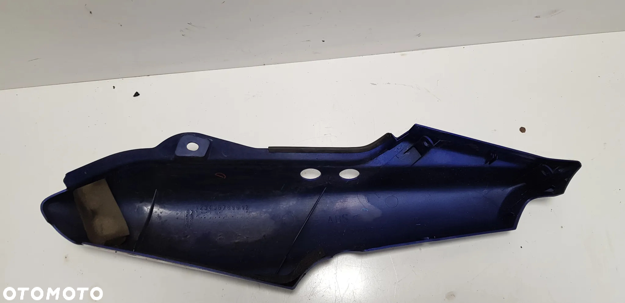 Yamaha Fazer FZS 600 Boczek prawy - 3