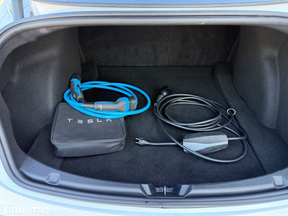 Tesla Model 3 Standard Reichweite Plus Hinterradantrieb - 17