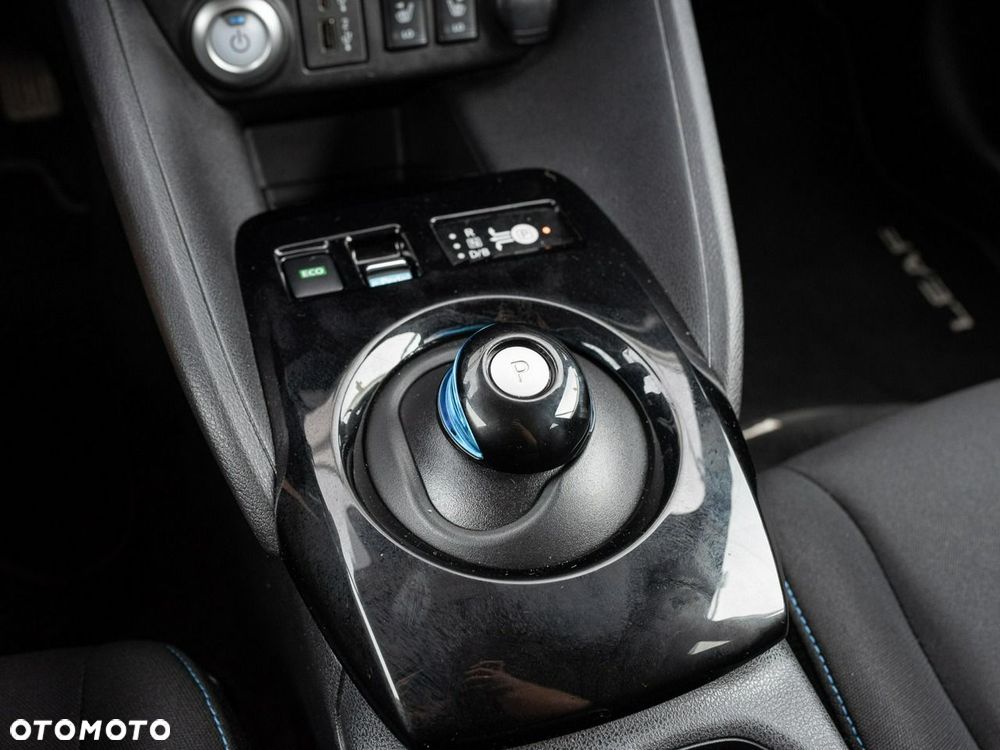 Nissan Leaf 40kWh N-Connecta - 16