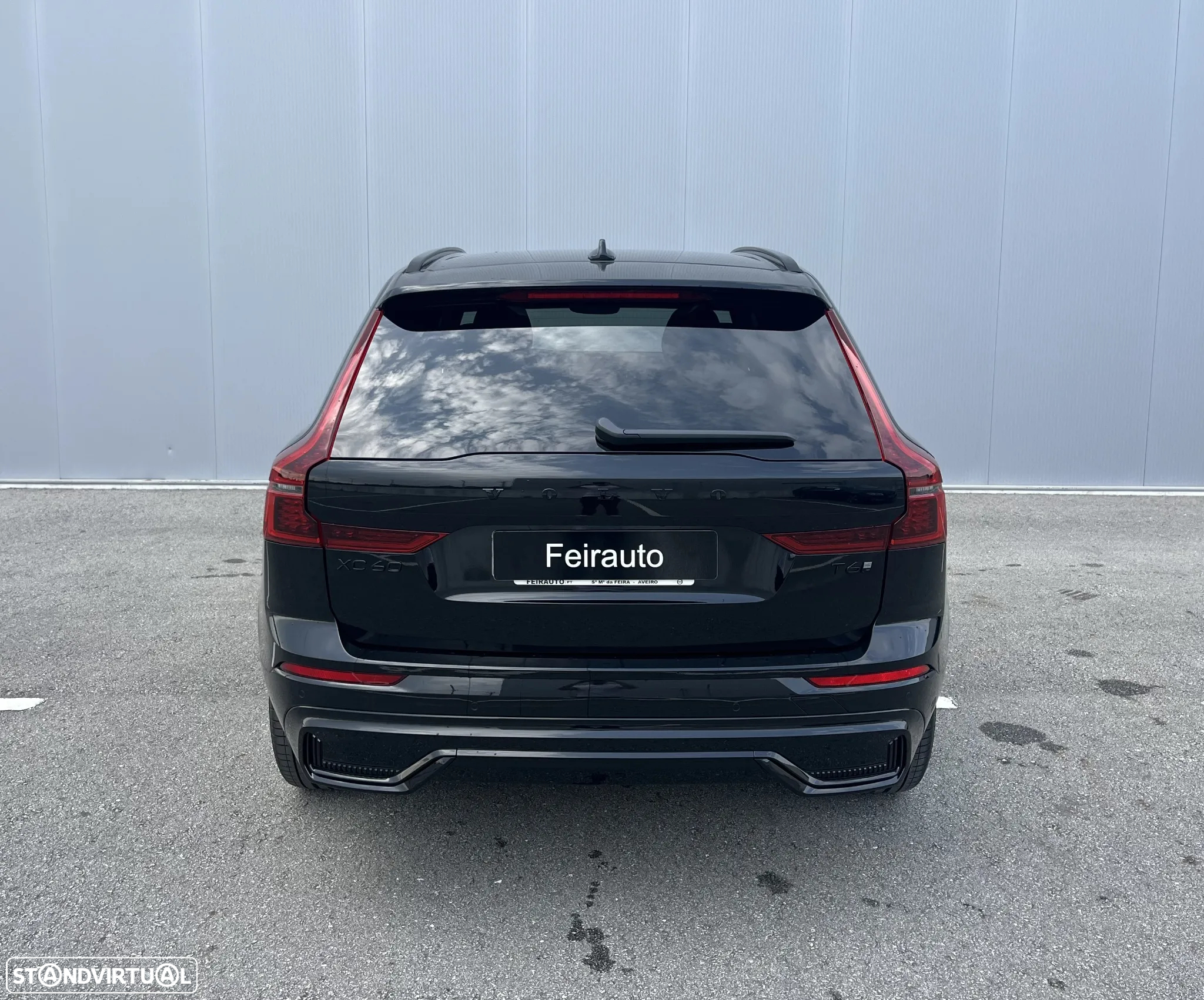 Volvo XC 60 2.0 T6 PHEV Plus Dark AWD - 10